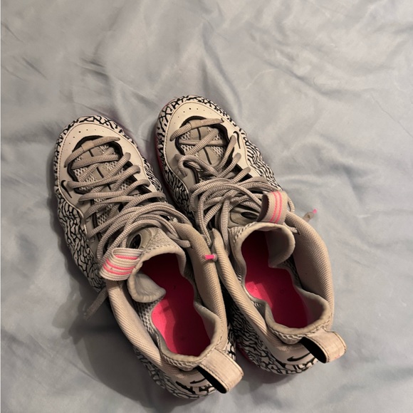 Foams - Picture 2 of 3